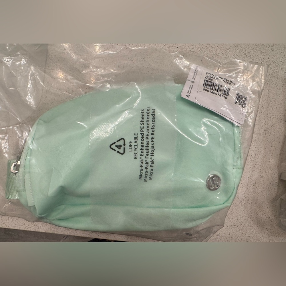 Lululemon Everywhere Belt Bag 1L